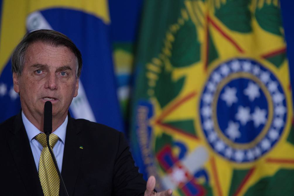 Bolsonaro ingresó en UCI y fue entubado «como medida de precaución»