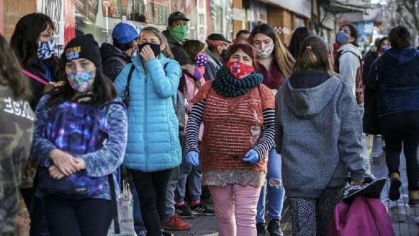 Pobreza se disparó a 10,8% en 2020 en medio de la pandemia y la negligencia del Gobierno