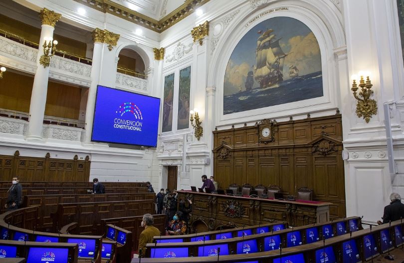Chile Digno pide renuncia de ministro Ossa tras suspensión de sesión de la Convención Constitucional por inexistencia de mínimas condiciones sanitarias y técnicas