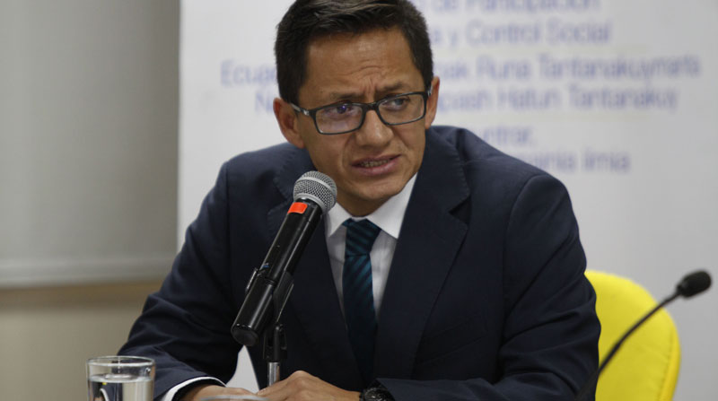 Fiscalía de Ecuador presenta acusación contra el defensor del Pueblo por abuso sexual