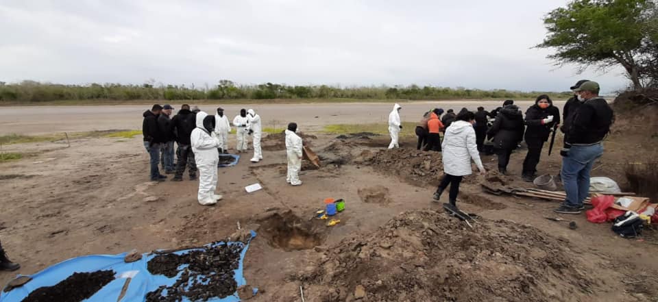 Familiares de desaparecidos piden tregua al Cártel del Golfo para exhumar cuerpos