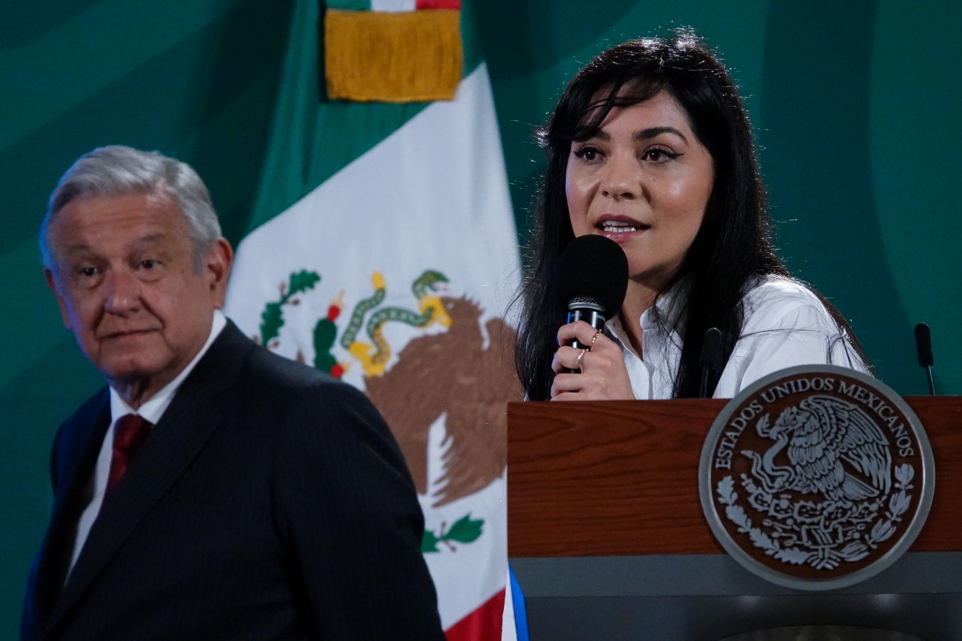 Liz Vilchis y Andrés Manuel López Obrador en el "quién es quién en las mentiras