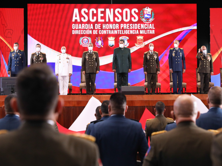 Maduro denuncia que el jefe del Comando Sur de EE. UU. planea matarlo