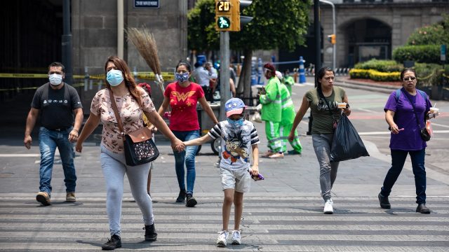 Ante crisis sanitaria, Sedena contratará a profesionales de salud