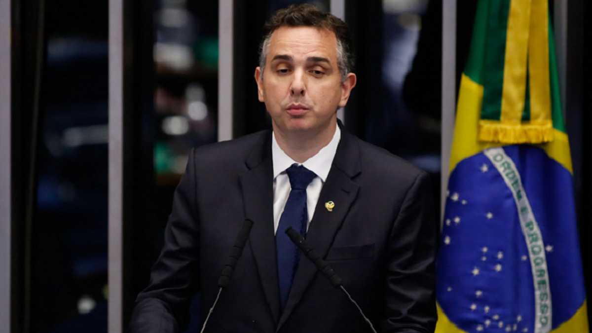 Brasil: presidente del Senado dice que no admitirán frustración de elecciones de 2022