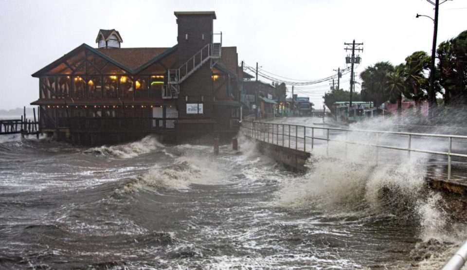 Huracán Henri provoca alerta en EE.UU. por lluvias e inundaciones en noreste del país
