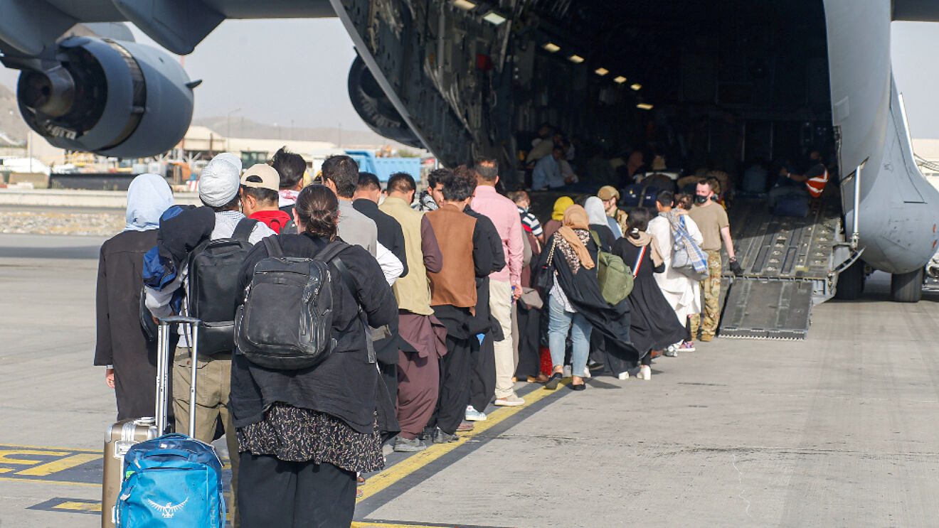 Según la ONU Afganistán sumará este año medio millón de refugiados más que en 2020