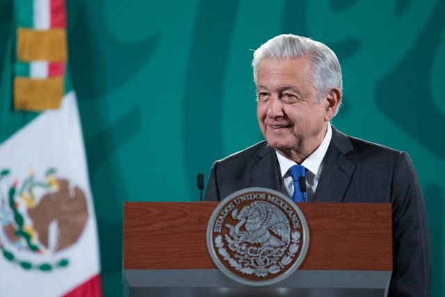 AMLO lamenta descomposición en el Tepjf, urge reforma en la materia