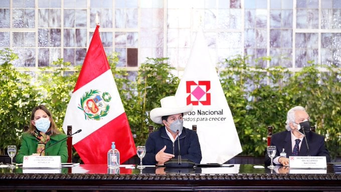Castillo al Congreso de Perú: «no podemos seguir sacándonos los ojos»
