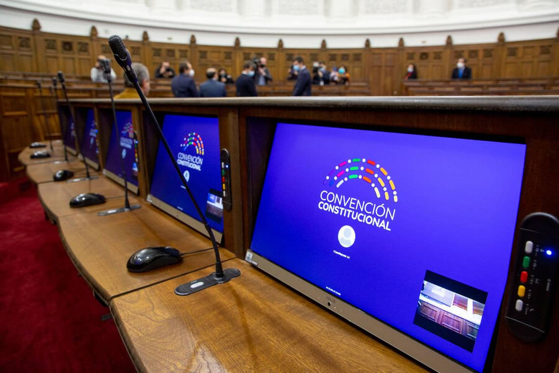 Estudio confirma que una“guerrilla digital” busca desprestigiar a la Convención Constitucional