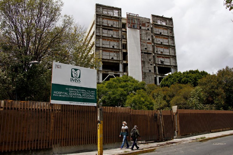 FOTONOTA. Inicia al fin la demolición del Hospital San Alejandro