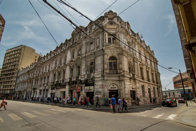 Comienzan cursos de formación artística en Warhola Espacio Cultural