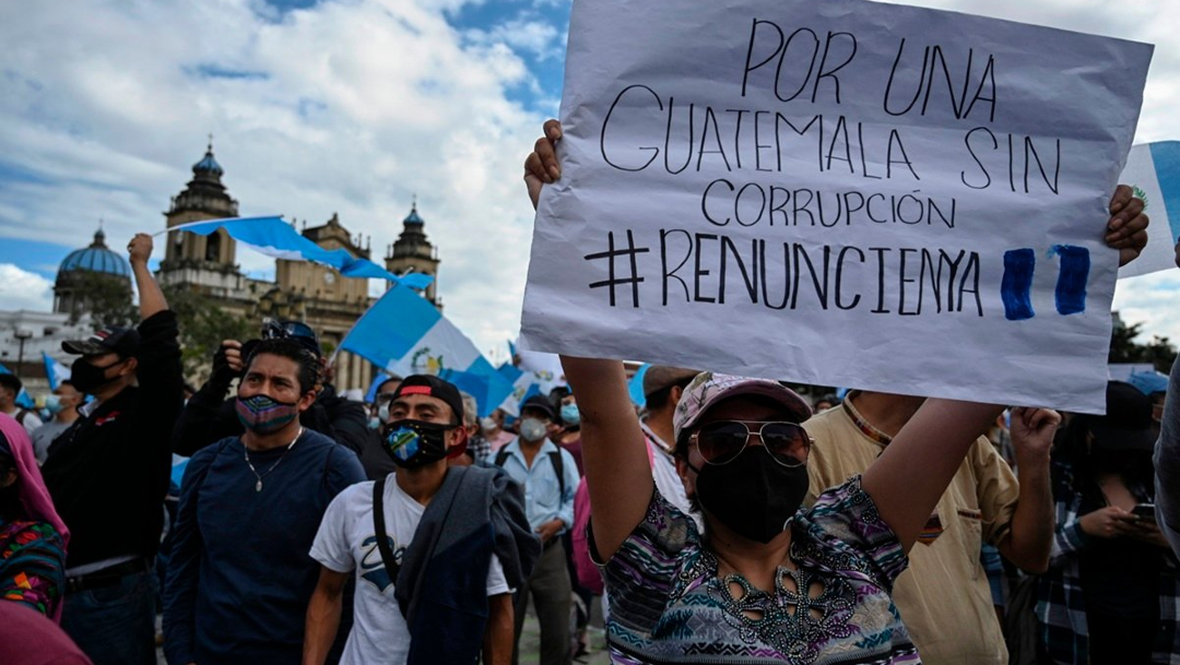 Aseguran que protestas en Guatemala no cesarán mientras presidente Giammattei esté en el poder