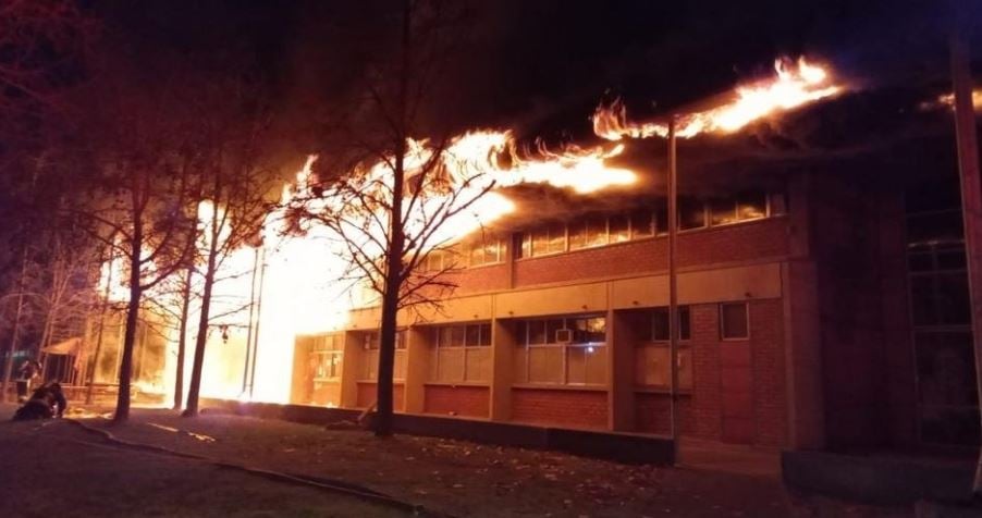 (VIDEO) Incendio afectó al campus San Joaquín de la Universidad Católica