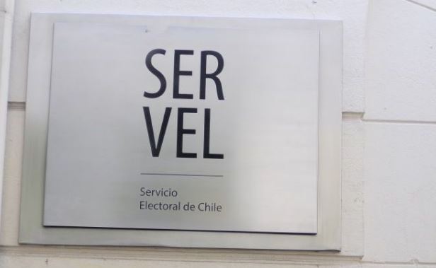 Todo a El Mercurio y nada a El Ciudadano: Servel discrimina políticamente en sus gastos de difusión