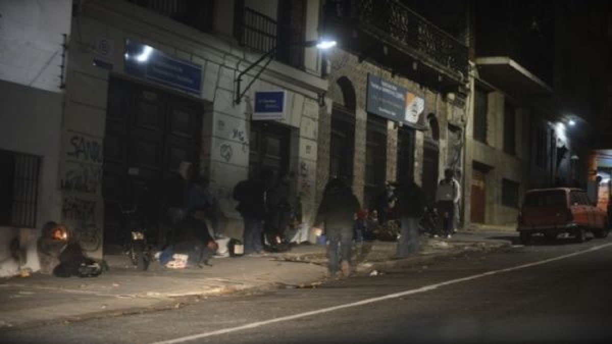 Gobierno de Uruguay admite un aumento de 16% de personas en situación de calle