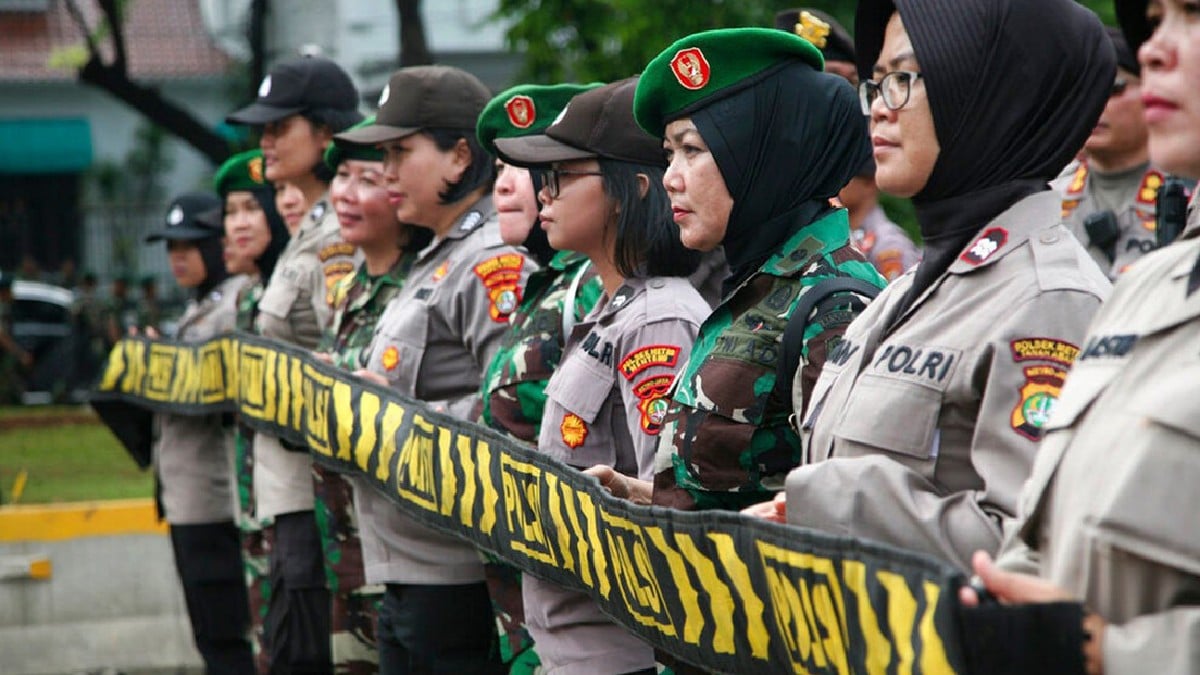 Ejército de Indonesia suspende pruebas de virginidad para sus candidatas