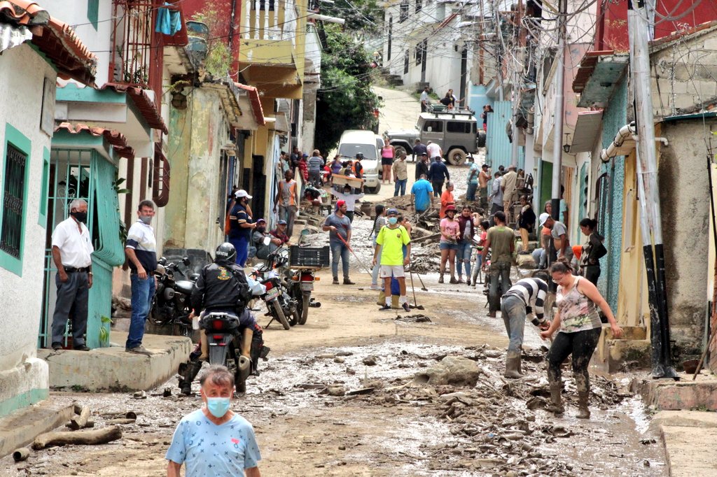 Tragedia: 15 muertos por intensas lluvias, inundaciones y desbordamientos de ríos en Mérida