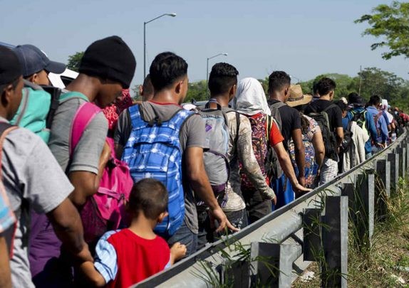 Castigarán a personal de Migración que viole derechos humanos