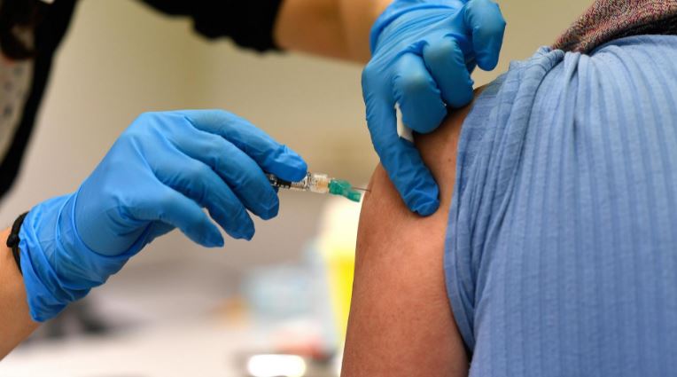 Priorizando grupos de riesgos: Confirman dosis de refuerzo de vacuna contra el Covid-19