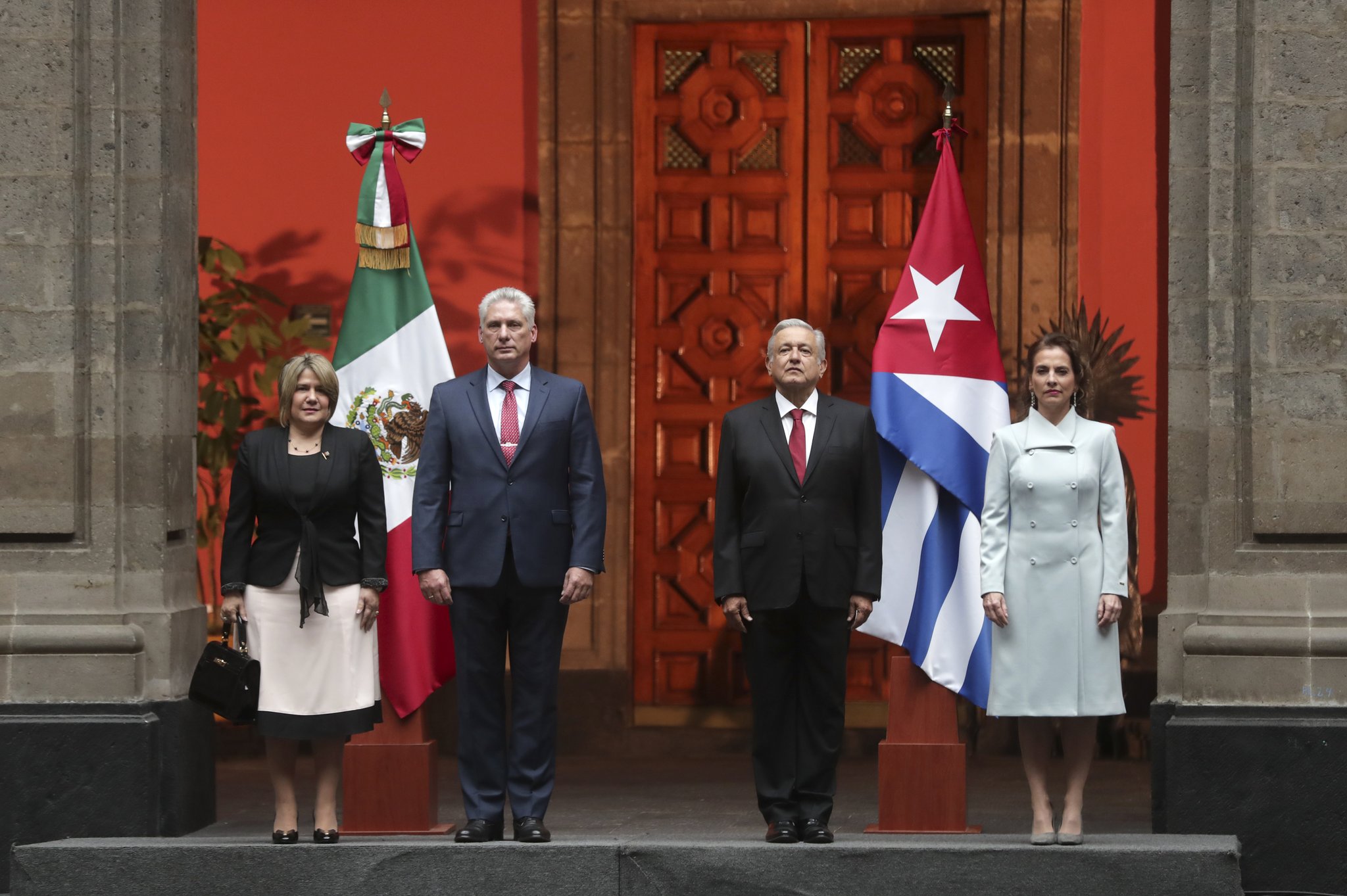 Gobierno de México invita a presidente de Cuba a Fiestas Patrias