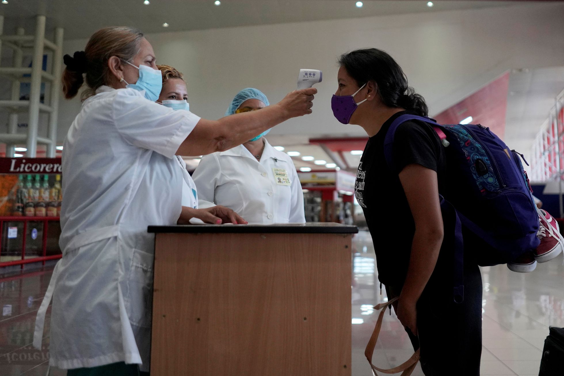 En Cuba preparan las condiciones biosanitarias para la reapertura de sus fronteras marítimas y aéreas