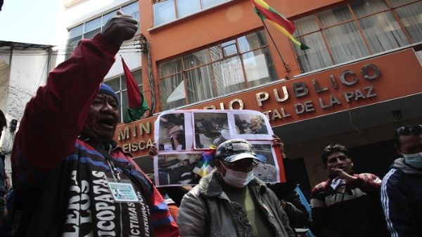 Se movilizan en Bolivia para exigir justicia por masacres durante gobierno de Áñez