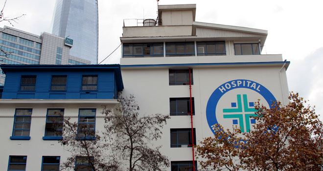 «No es el momento oportuno»: Colmed denuncia cierre del 50% en camas del Hospital Metropolitano por construcción de estacionamiento del Costanera Center