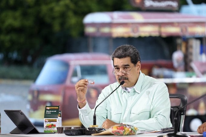 Maduro estudia decretar flexibilización de la cuarentena durante noviembre y diciembre