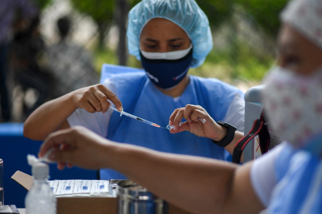 OPS: 36 % de la población venezolana completó esquema de vacunación con dos dosis
