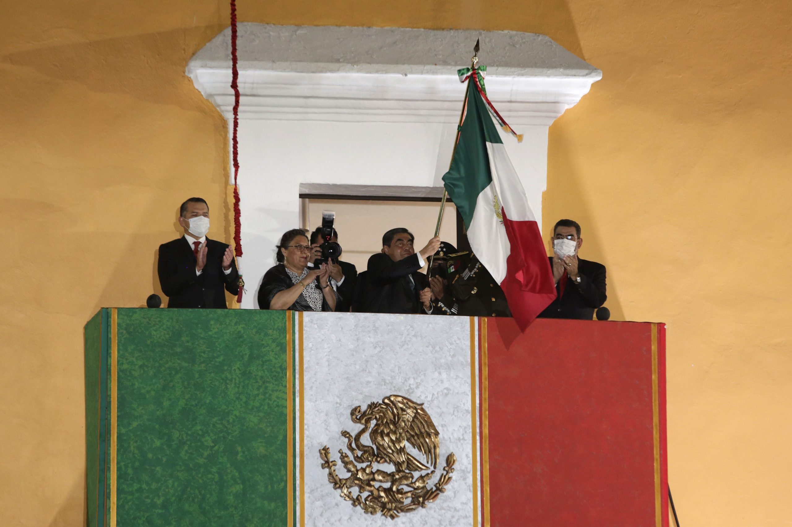 Resuena el ¡viva Puebla! de Luis Miguel Barbosa en Casa Aguayo