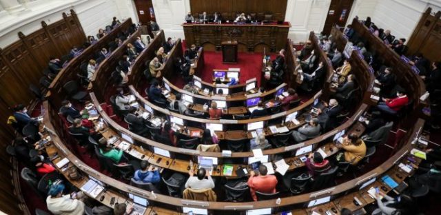 Suspenden sesión de la Convención Constitucional hasta la próxima semana tras detectarse dos casos positivos de Covid-19
