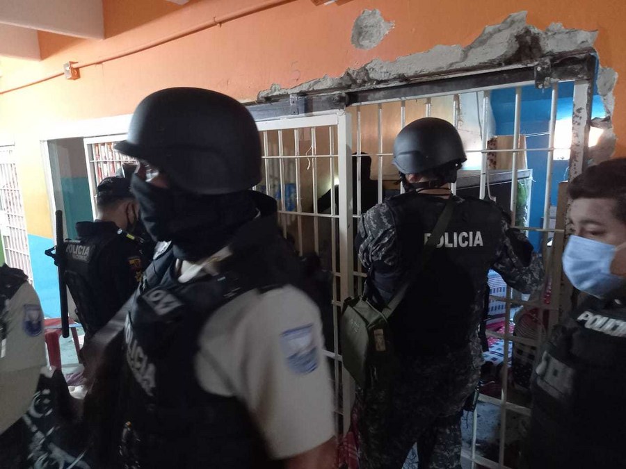 Confirma Ecuador 116 presos muertos tras motín en Guayaquil