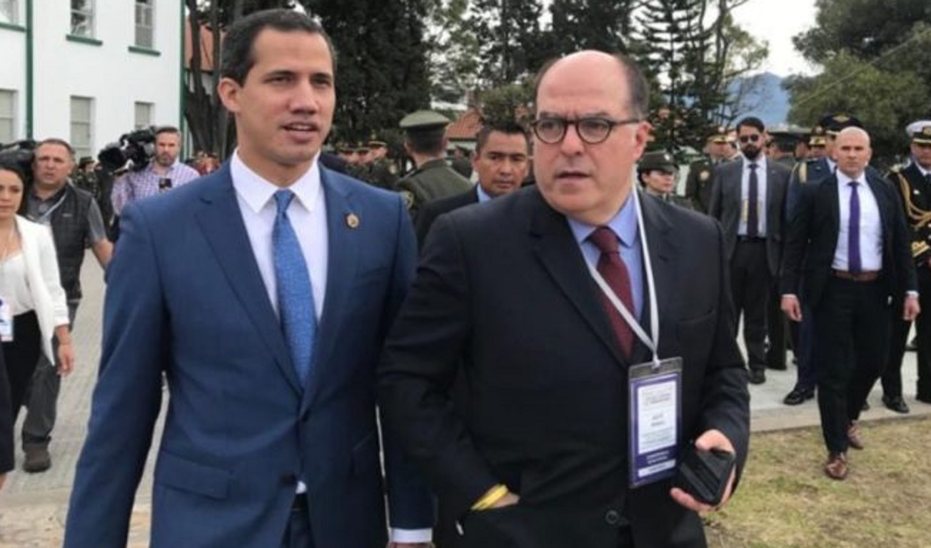 Bochornoso: Juan Guaidó y Julio Borges se acusan mutuamente de quebrar empresa arrebatada a Venezuela en Colombia