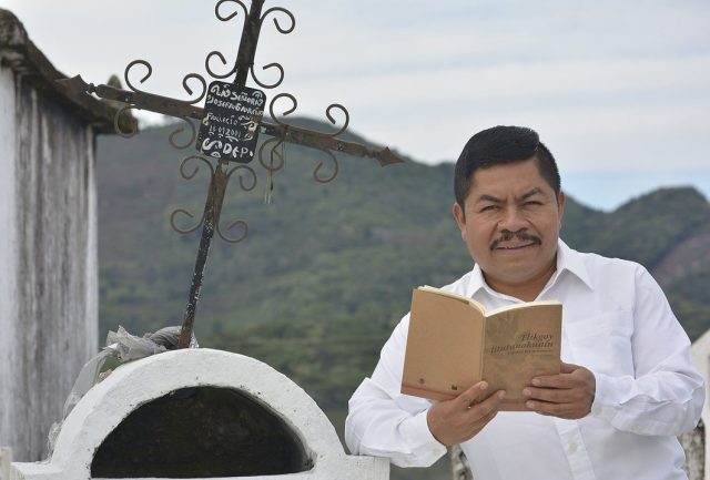 “Ningún apoyo está de más”: Poeta totonaco es atacado por ayudar a damnificados de huracán  Grace