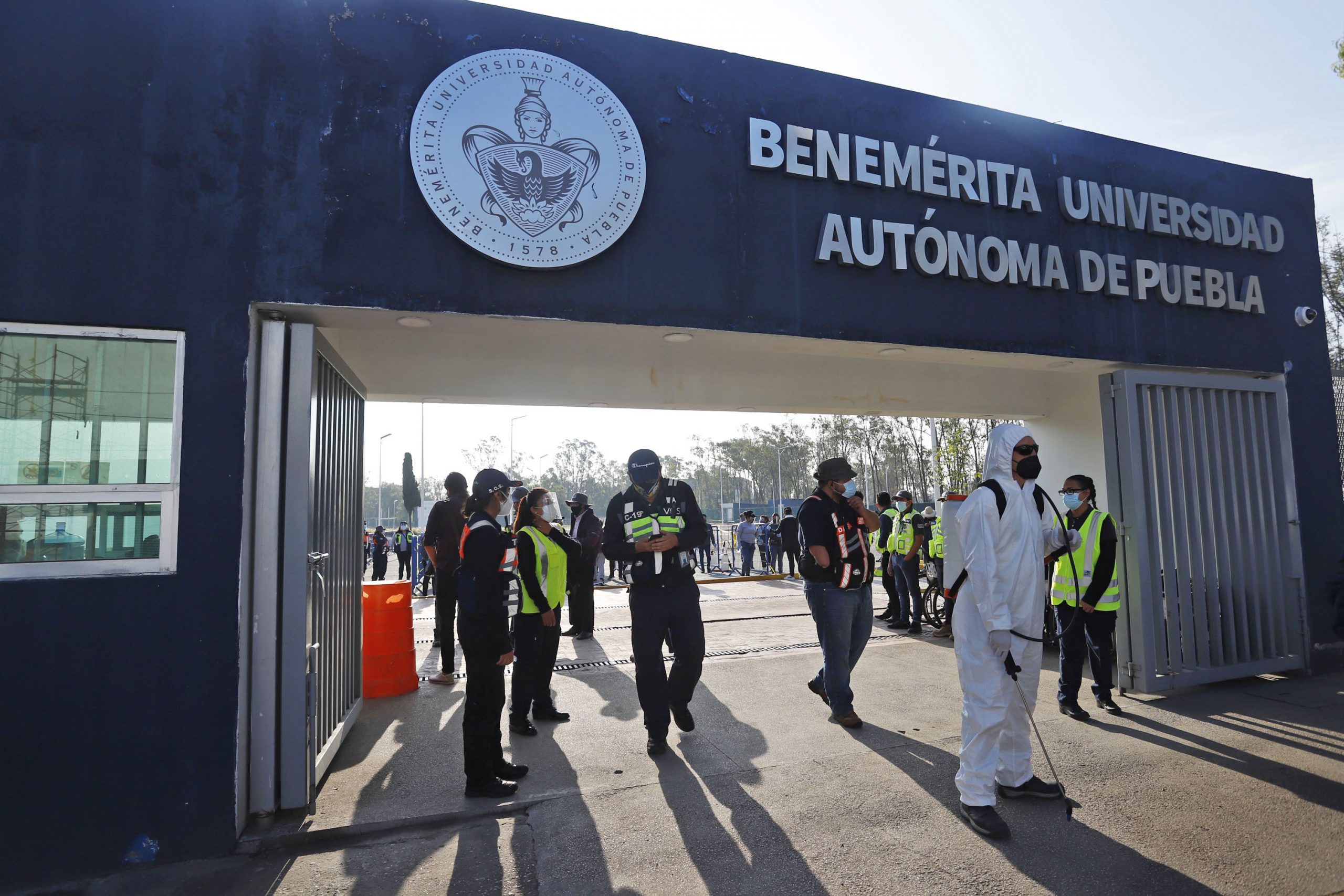 Analiza BUAP retorno seguro a clases presenciales permanentes