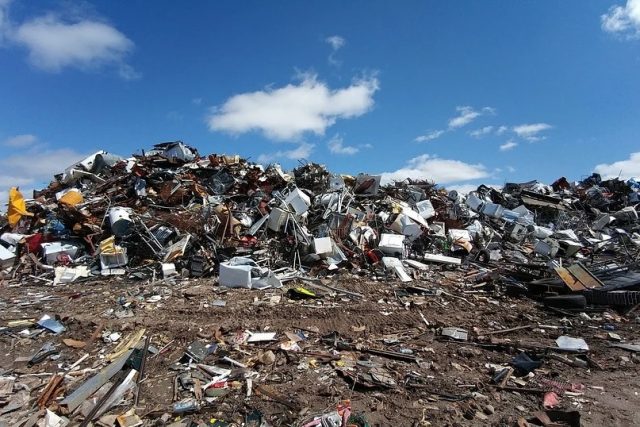 La basura electrónica que se generará este año pesará más que la Gran Muralla China