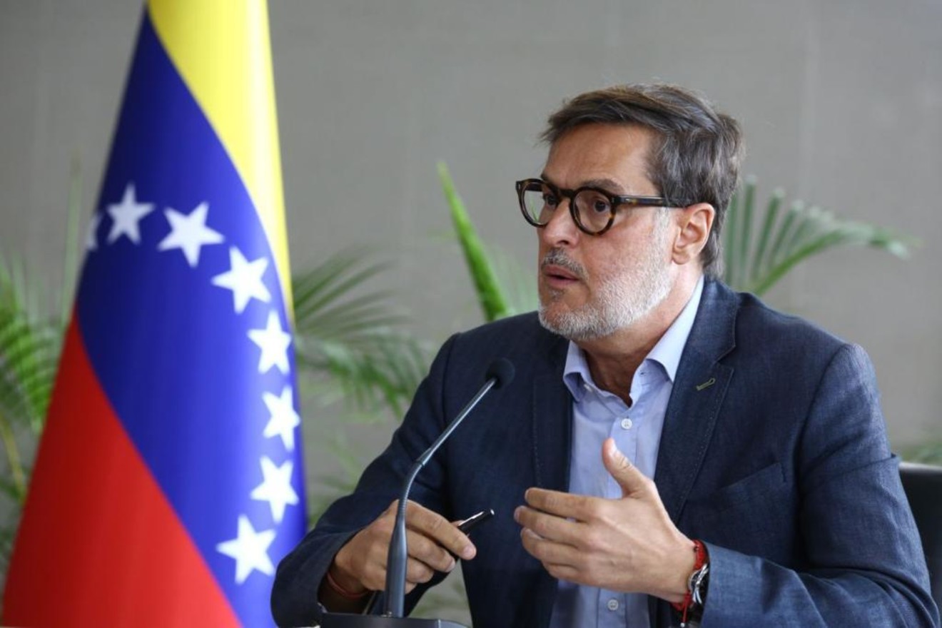 Venezuela revisa acuerdos con Sudáfrica e Irán