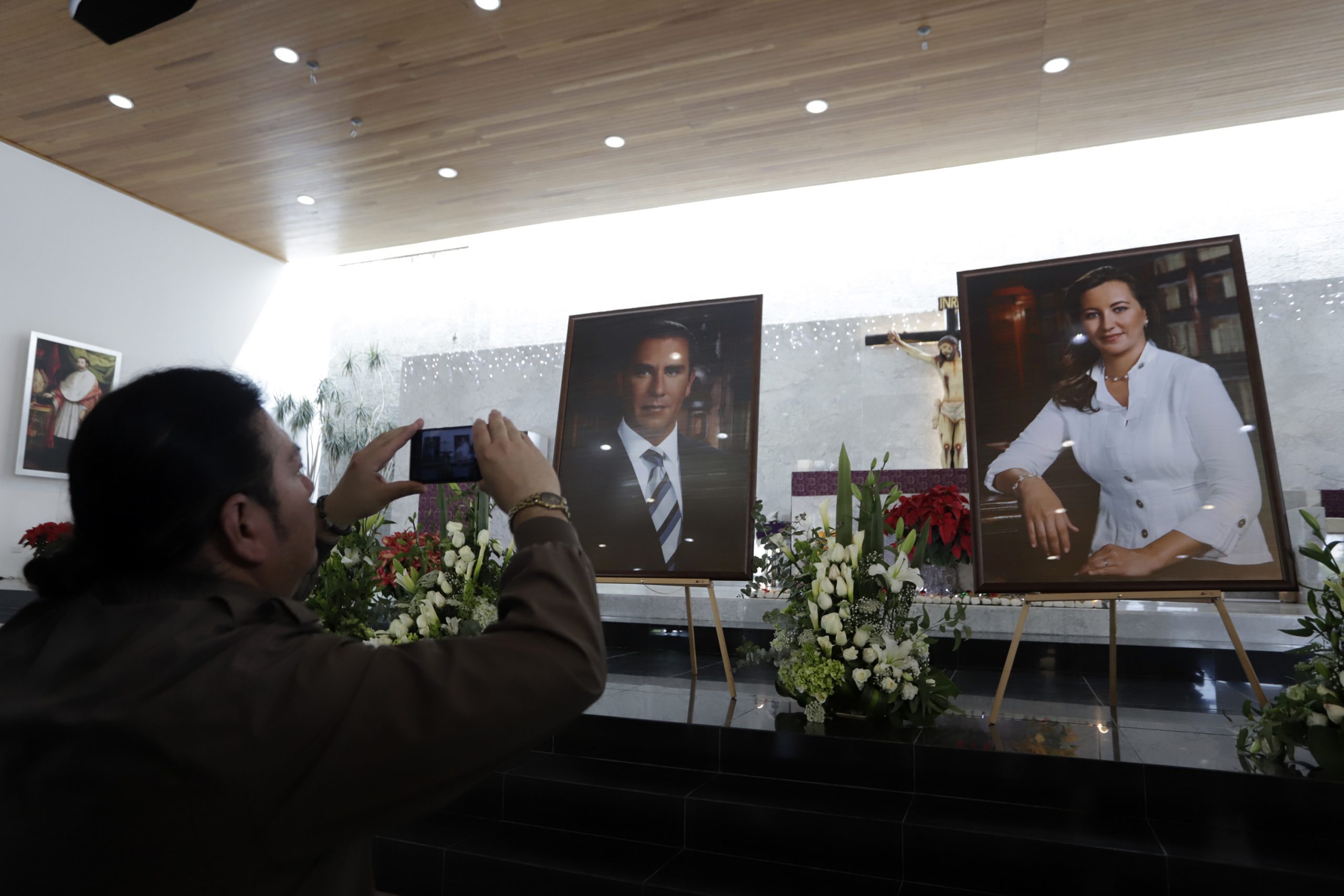 Gobierno aún debe 1.2 mdp por el funeral de Martha Érika y Rafael Moreno Valle