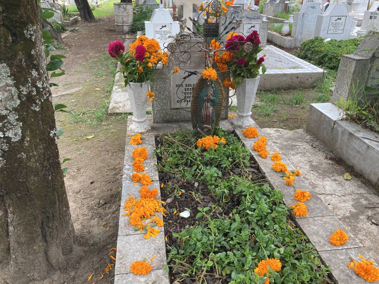 Esperan cementerios poblanos directrices de Protección Civil a una semana de Día de Muertos