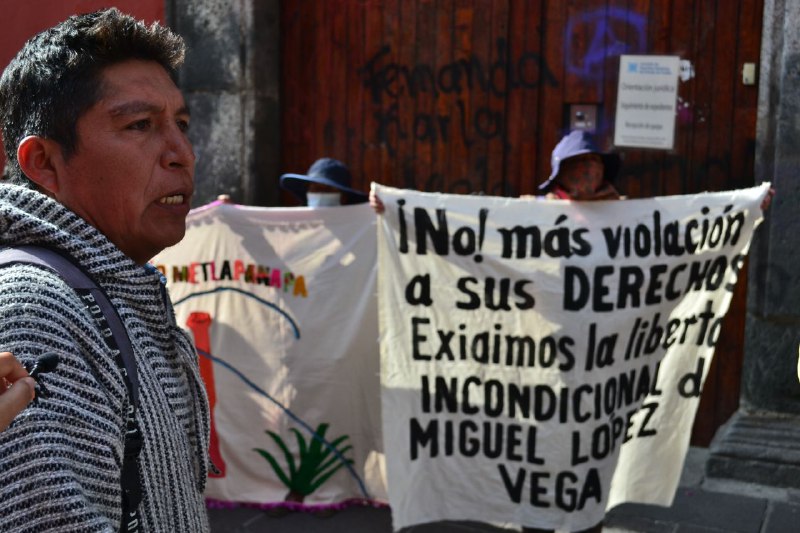 Vivo en libertad «a medias»: Miguel López, activista