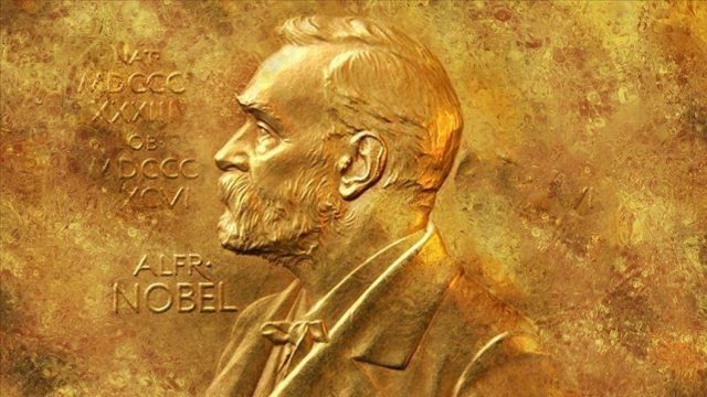 ¿Cuánto se debe esperar para recibir un premio Nobel?