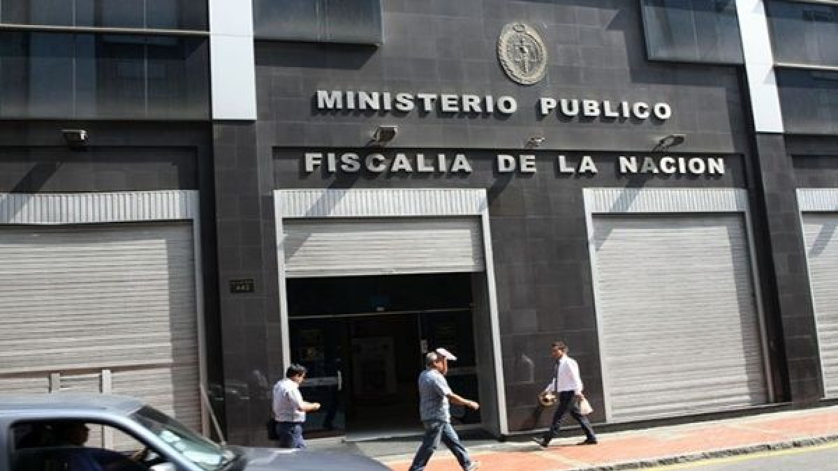 Fiscalía de Perú denuncia a funcionarios policiales por represión en 2020
