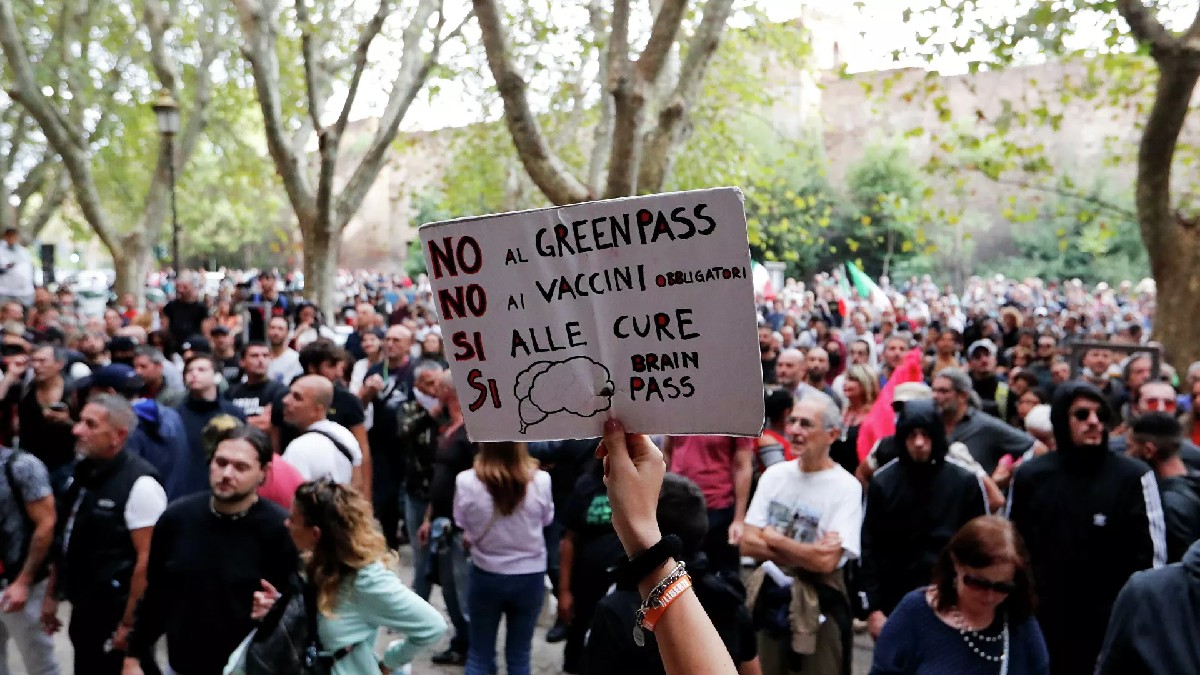 (Videos y fotos) Italia: Trabajadores manifestaron contra el pase sanitario obligatorio