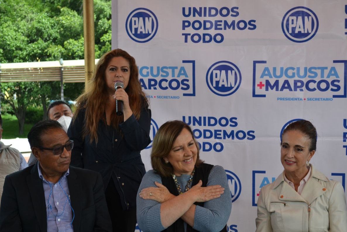 Violeta, Ana Tere y Augusta