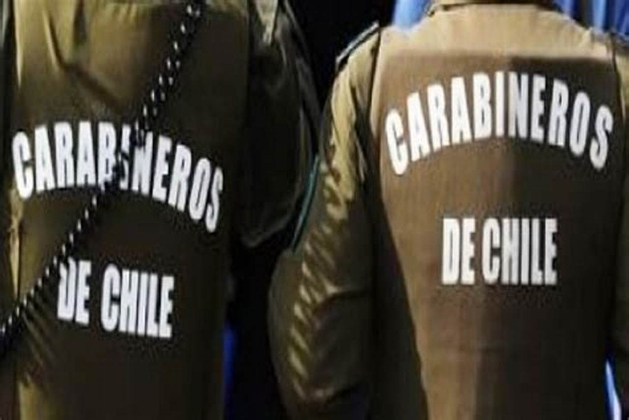 Condenan a dos carabineros por torturas contra un adolescente durante el estallido: El joven de 16 años recibió 47 golpes con lumas