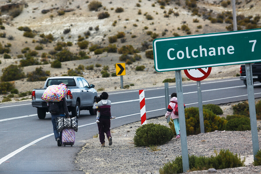 Quinto deceso en Colchane en 21 días: Migrante venezolana de 63 años murió en la frontera con Bolivia