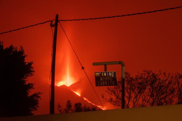 Acumula volcán La Palma 20 días de erupción