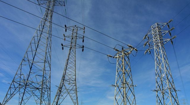 Vence permiso de Iberdrola; CFE suministrará energía a más de 400 empresas