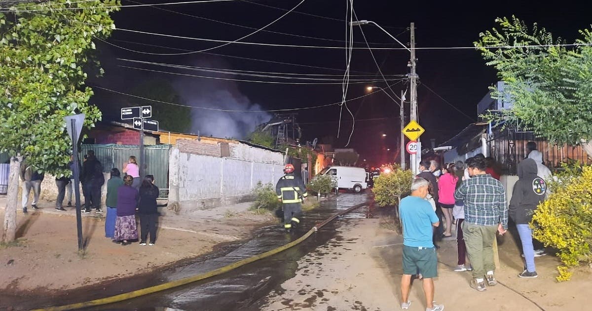 Incendio de vivienda en Cerro Navia dejó saldo de siete muertos, entre ellos cuatro menores
